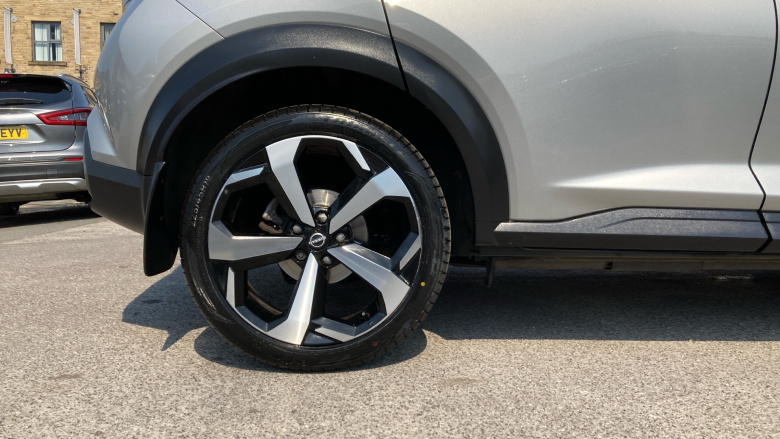 Nissan Juke 1.0 DiG-T 114 Tekna 5dr Petrol Hatchback
